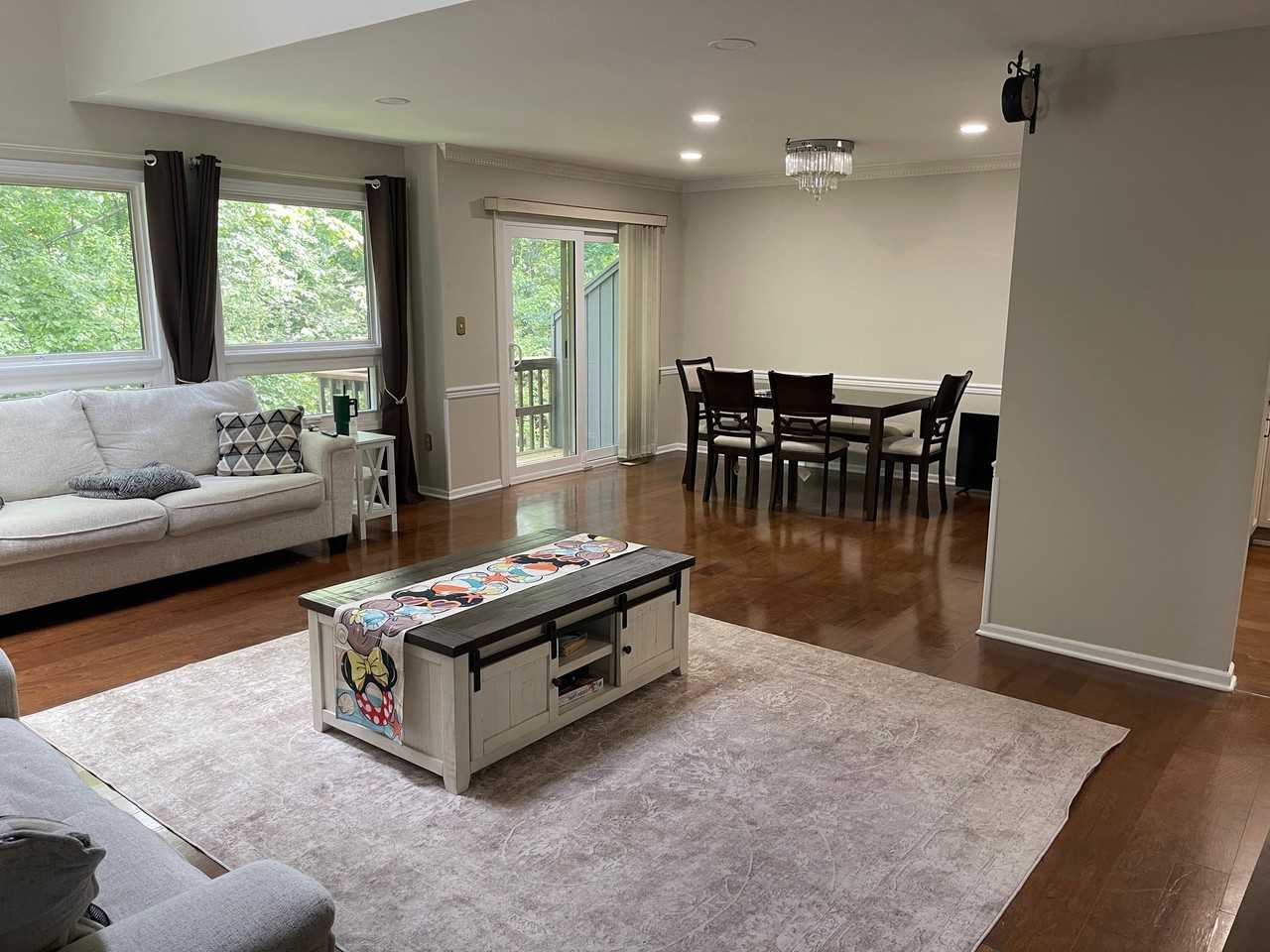 15 Bond St - Photo 3 of 28