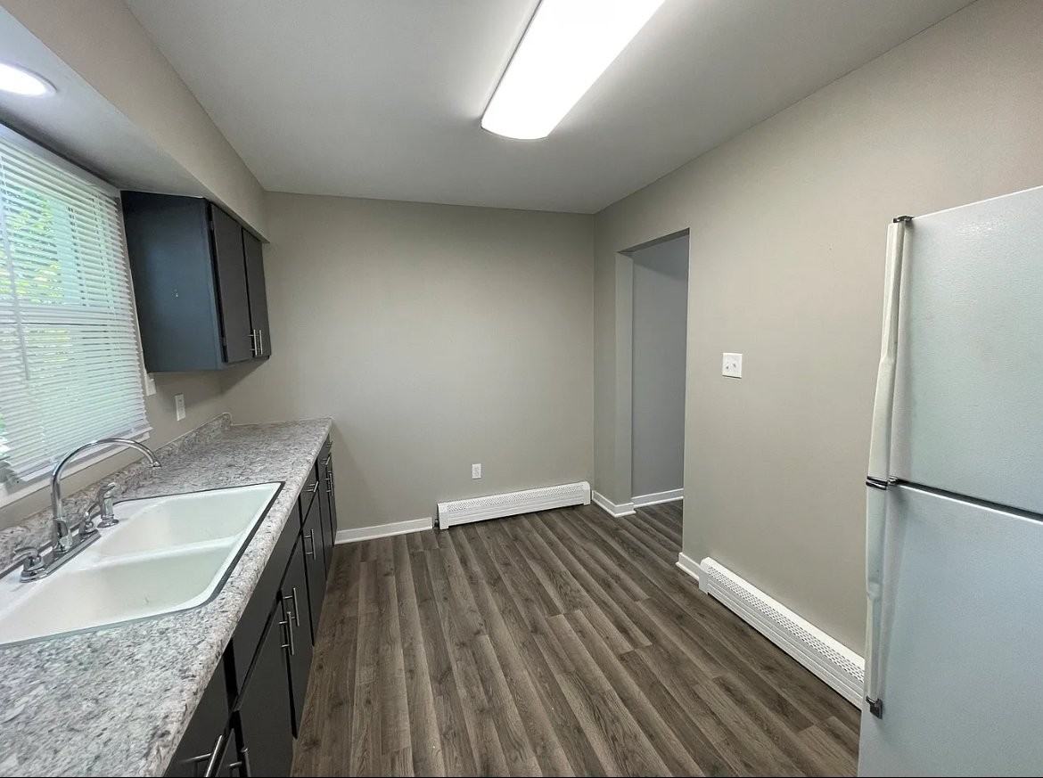 800 Clark St #C - Photo 5 of 6