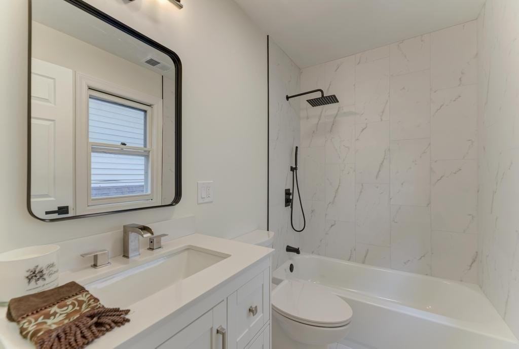 6218 W Foster Ave - Photo 3 of 9