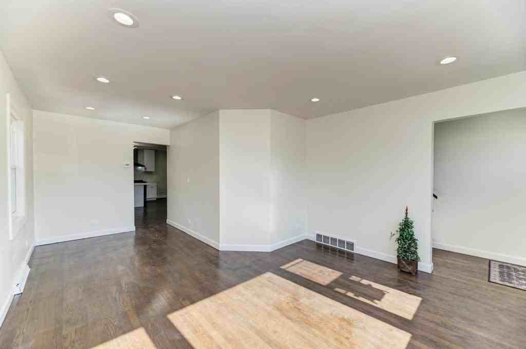 6218 W Foster Ave - Photo 7 of 9