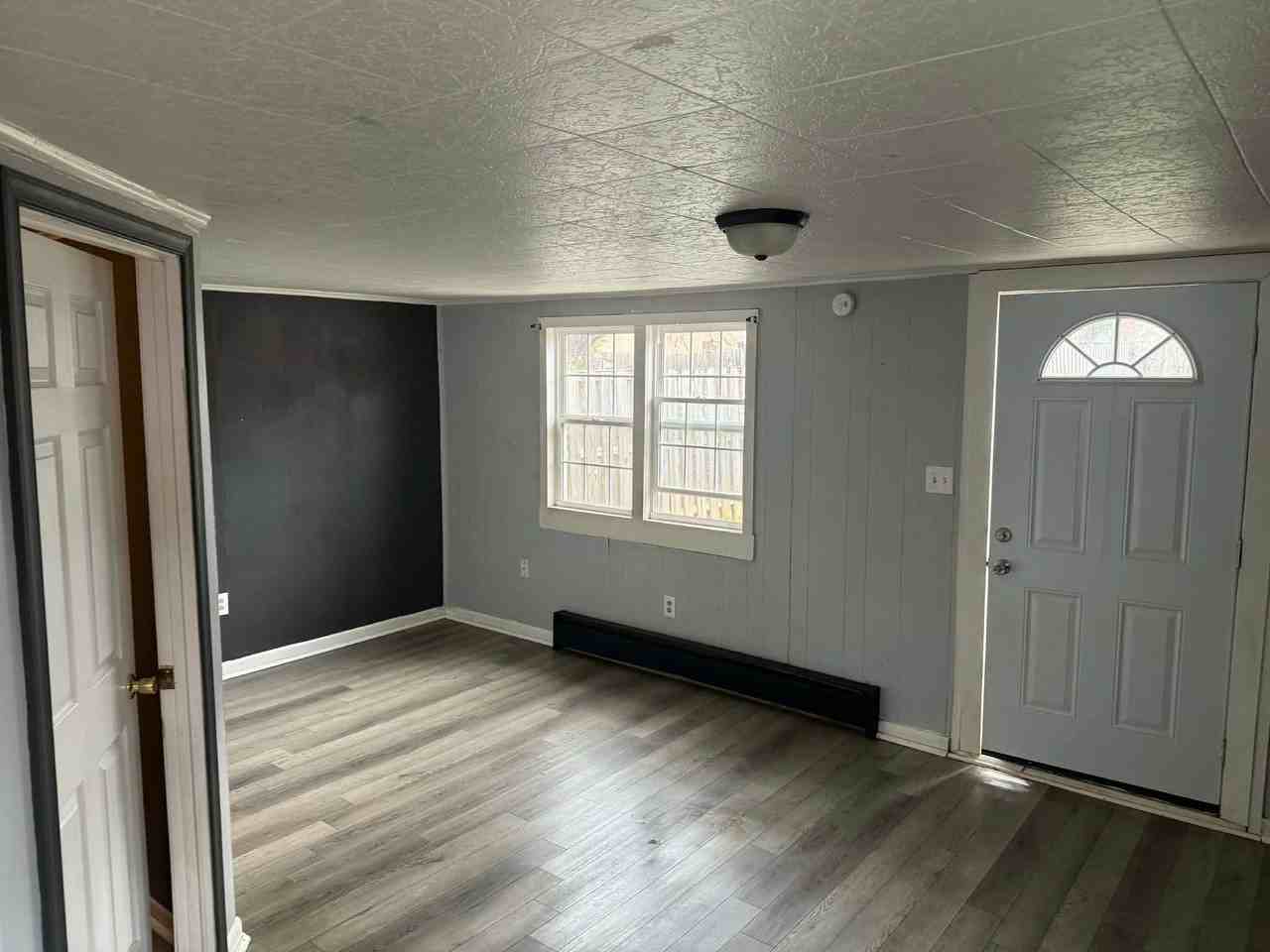 531 W King St #D - Photo 7 of 12