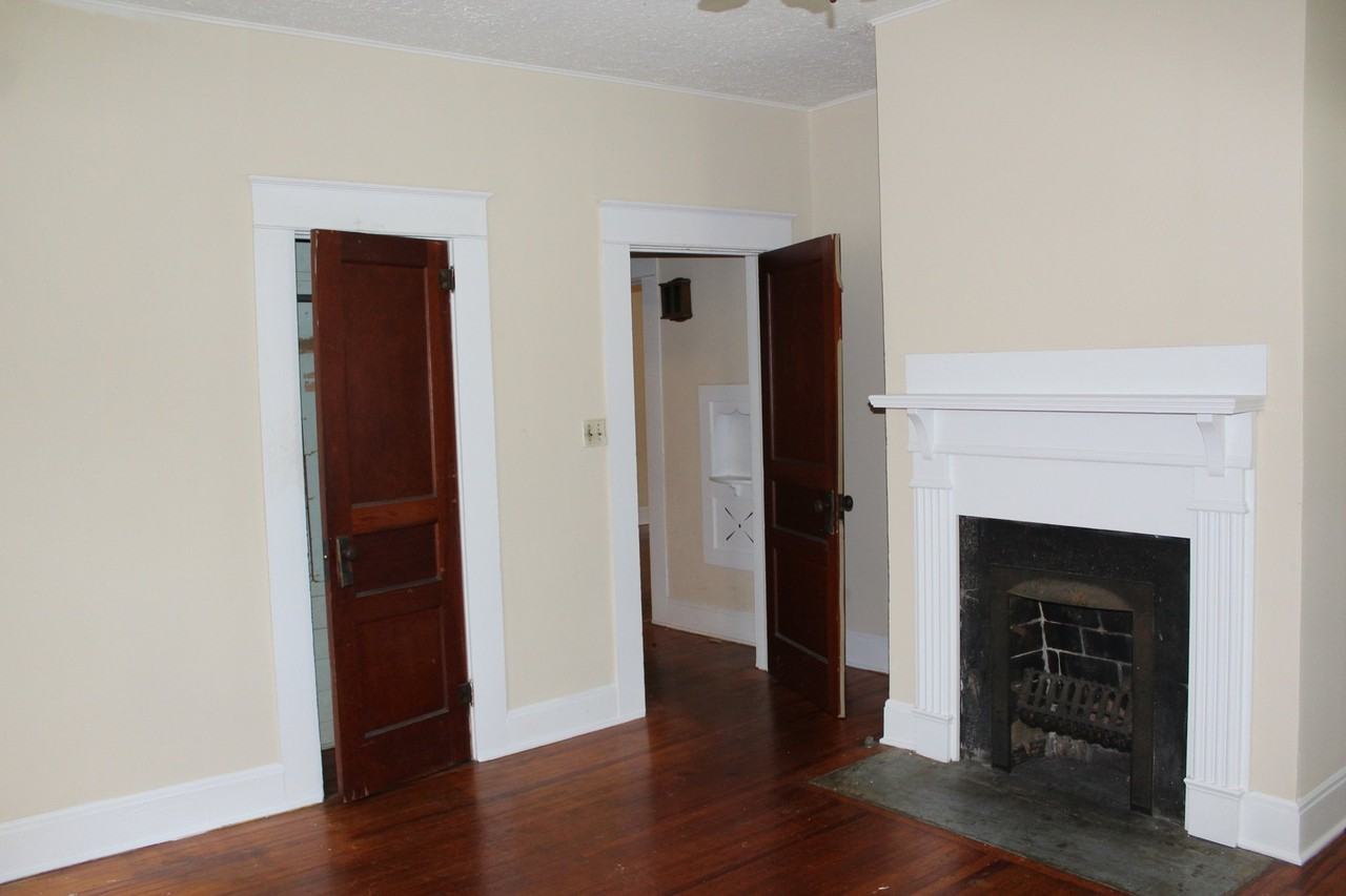 420 N Green St - Photo 5 of 14