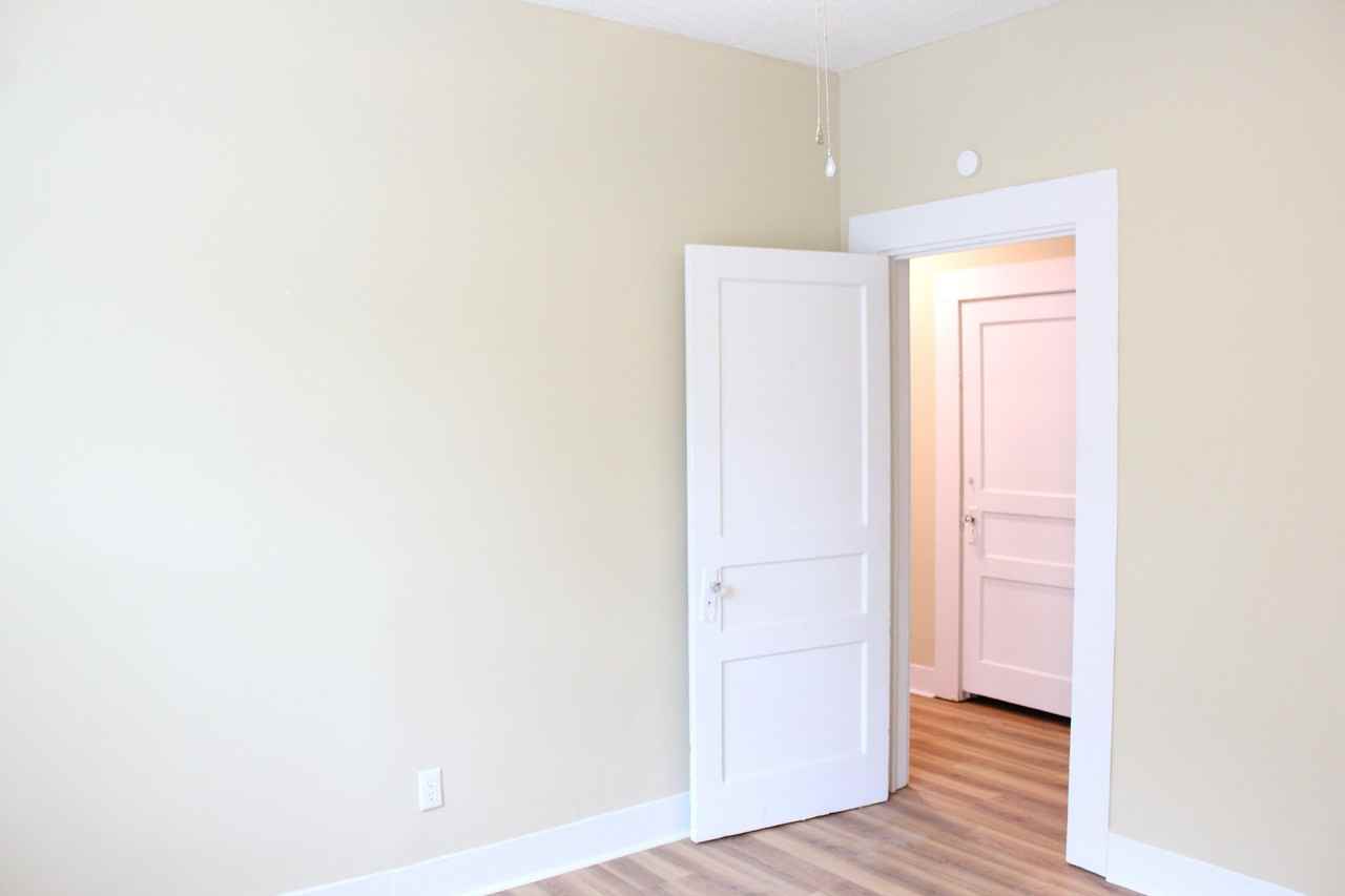 404 W Franklin St - Photo 4 of 14