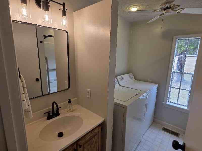 57 Benchmark Dr - Photo 5 of 13
