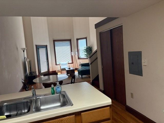 402 W Dayton St #310