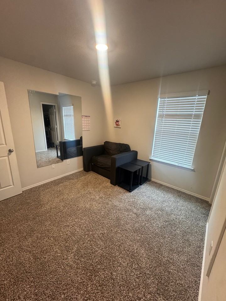 642 Wyatt Way - Photo 6 of 10