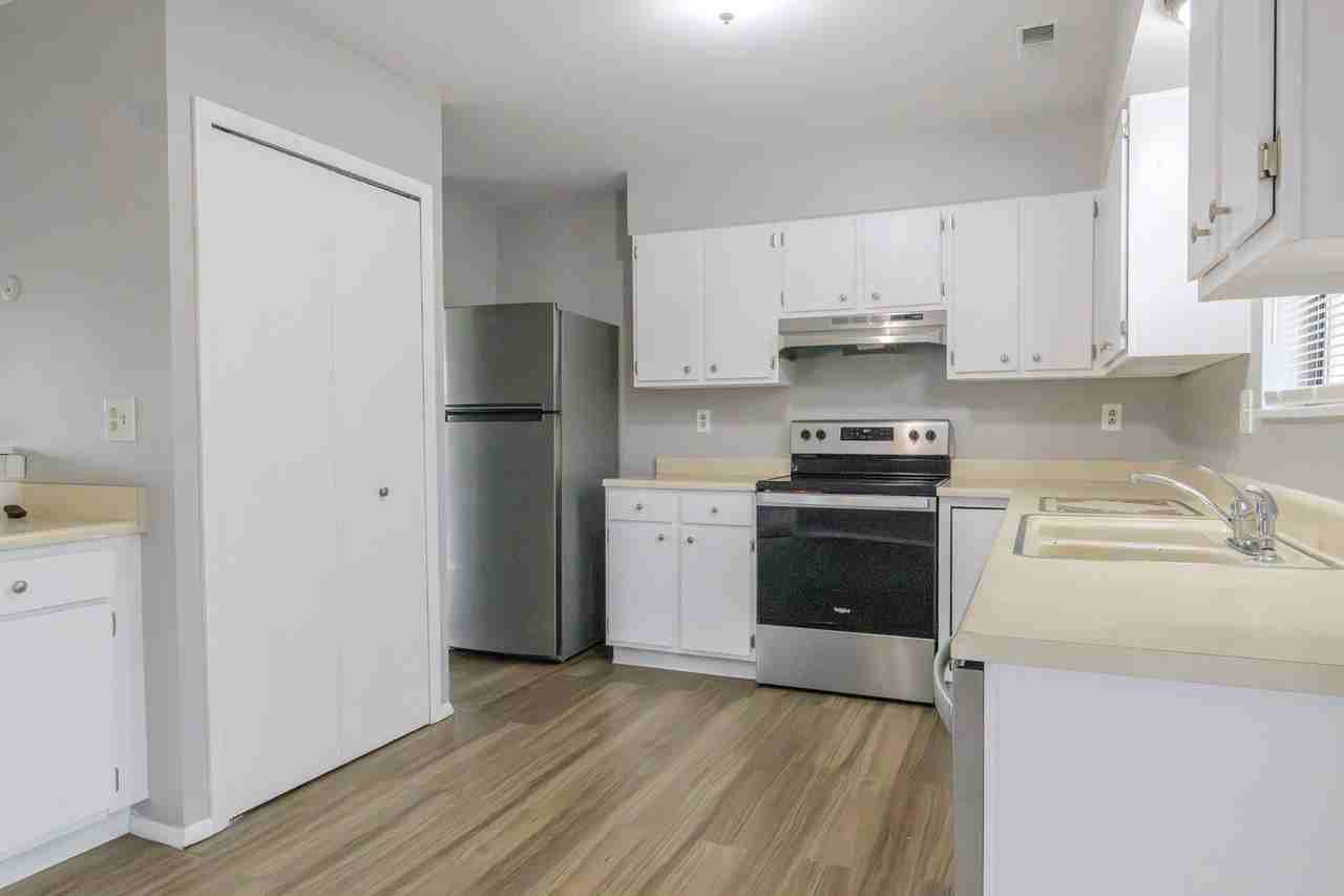 6729 Dublin Loop W - Photo 2 of 23
