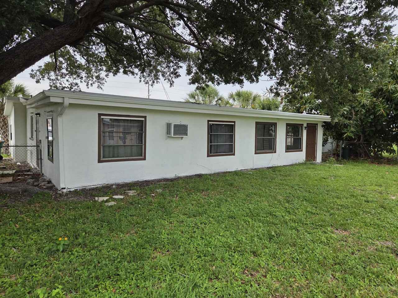22137 Midway Blvd - Photo 2 of 8