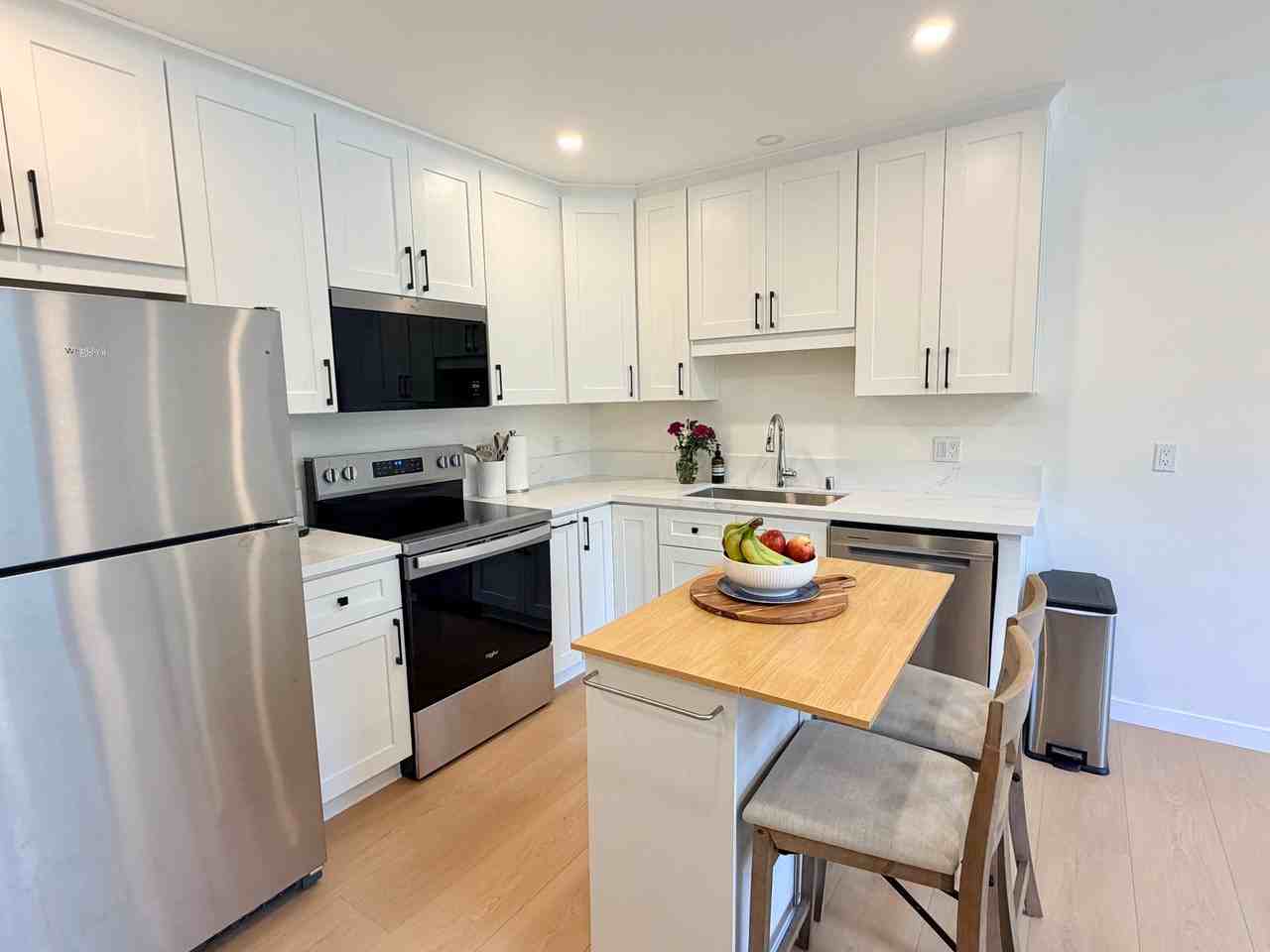 5063 Haskell Ave - Photo 6 of 19