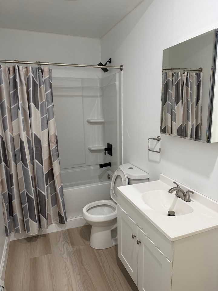 163 East Ave #2 - Photo 4 of 9