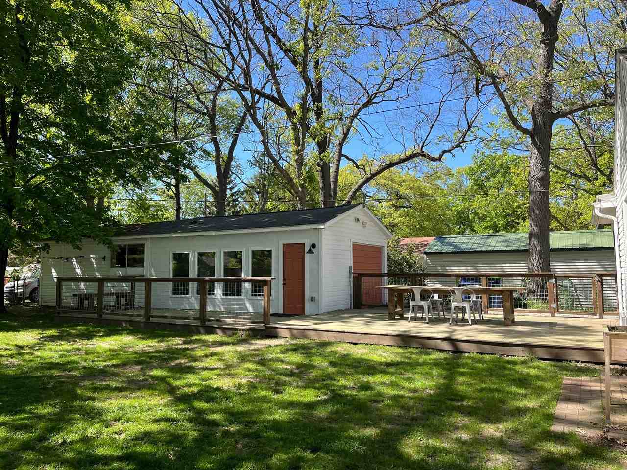 1128 Rose St - Photo 3 of 19