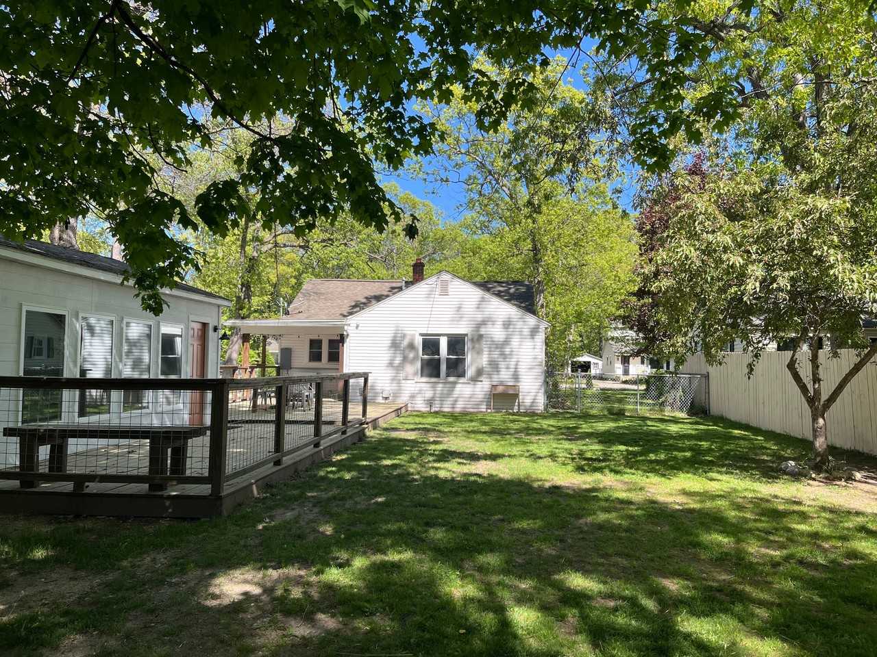 1128 Rose St - Photo 4 of 19