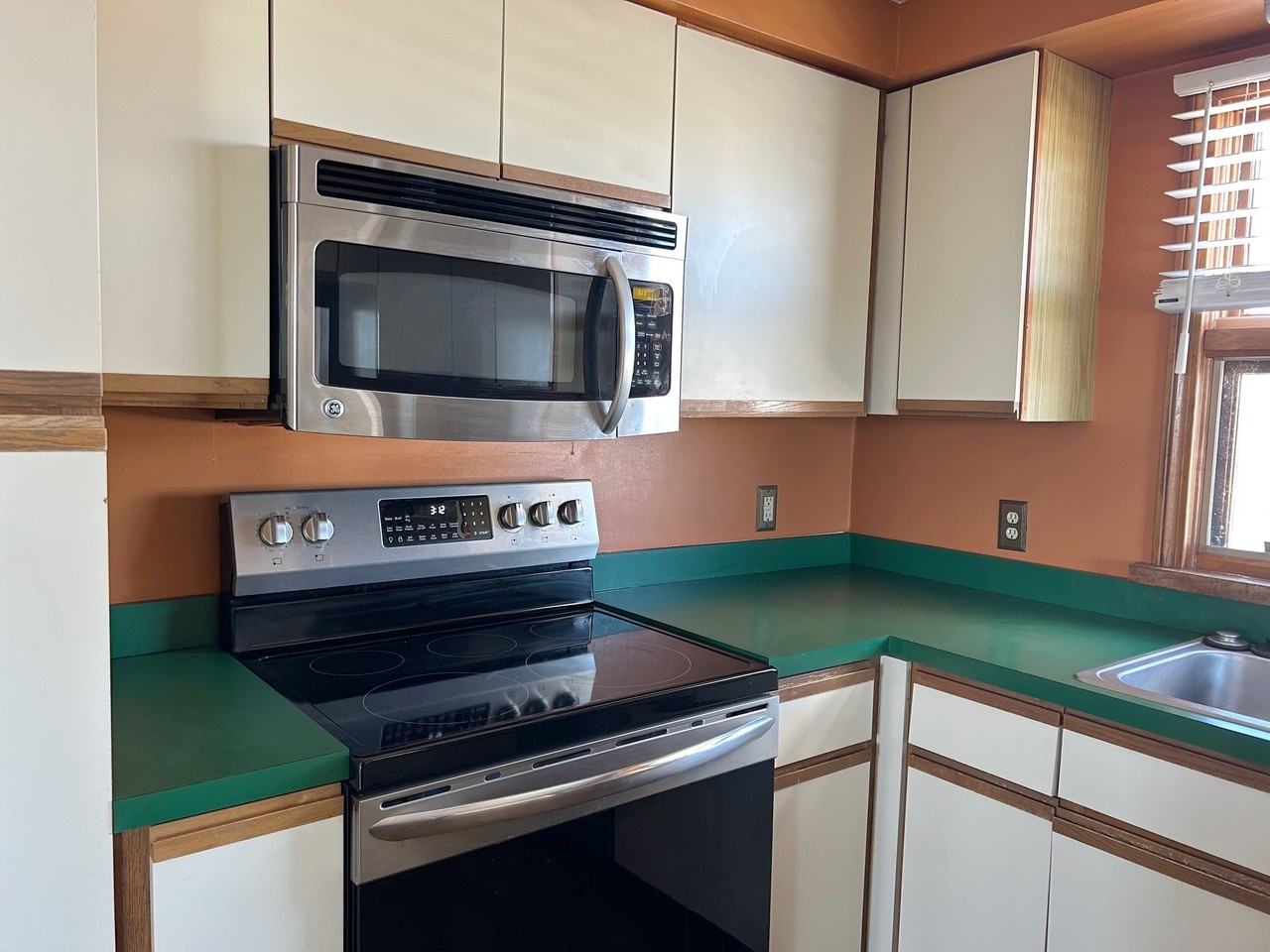 190 Kings Hwy - Photo 7 of 15