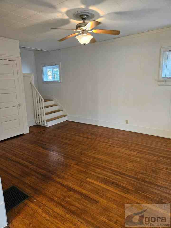 637 Creighton Ave - Photo 2 of 11