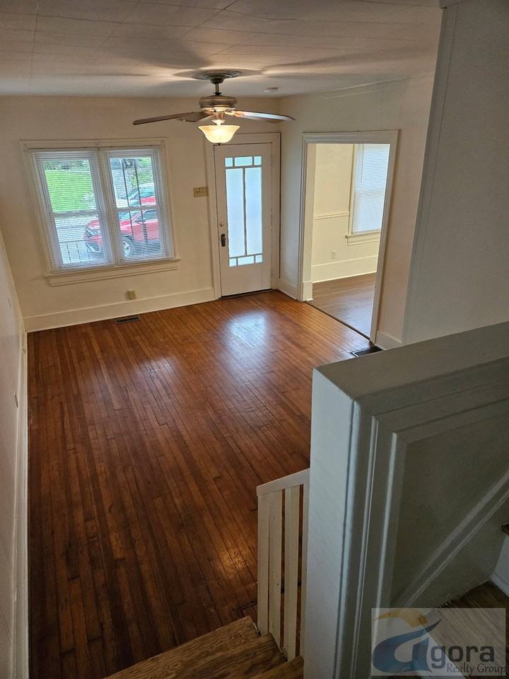 637 Creighton Ave - Photo 3 of 11
