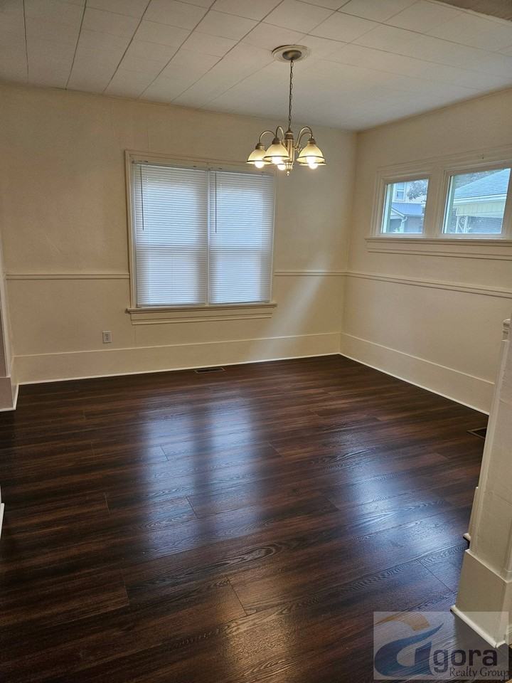 637 Creighton Ave - Photo 5 of 11