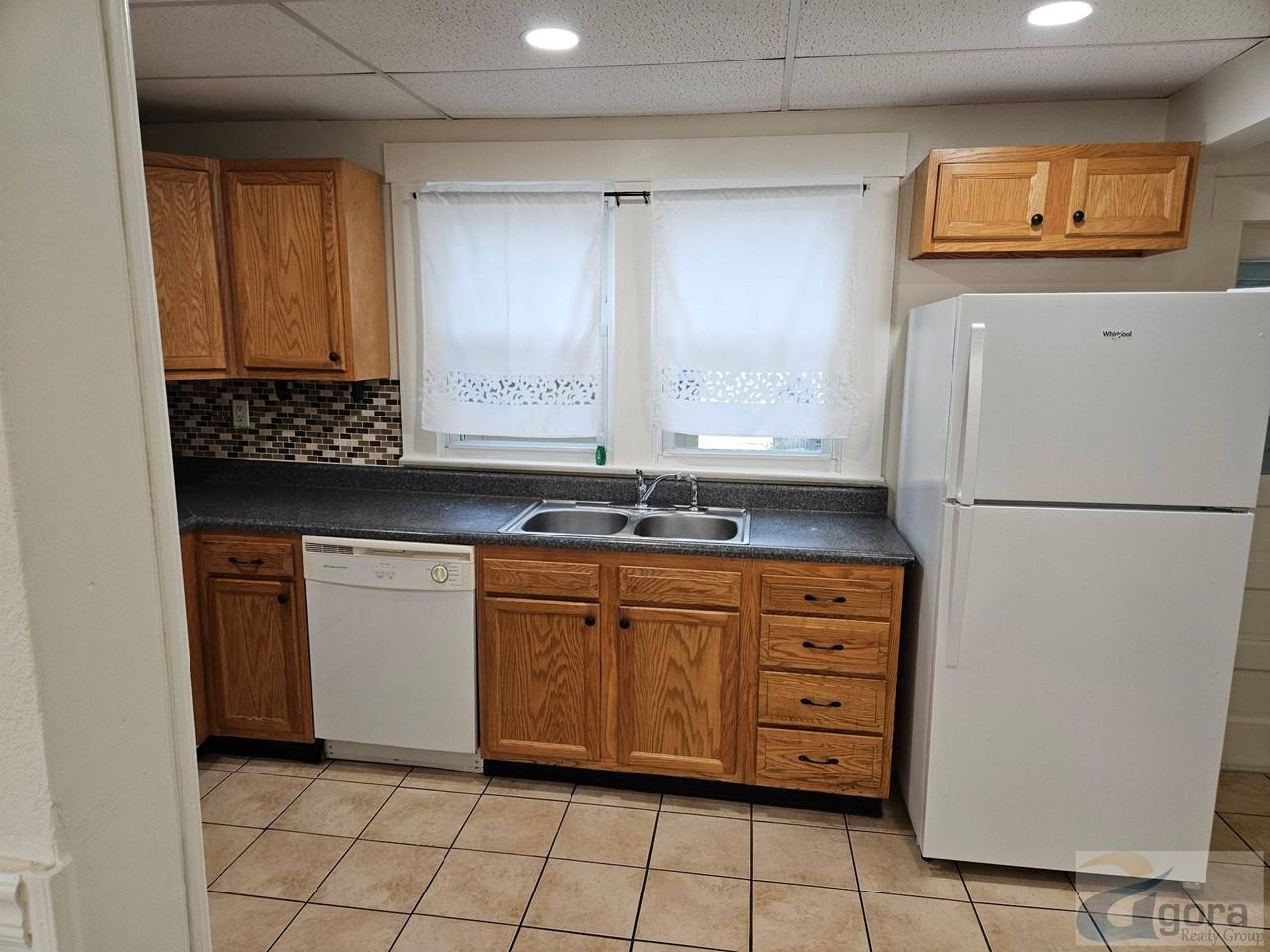 637 Creighton Ave - Photo 7 of 11