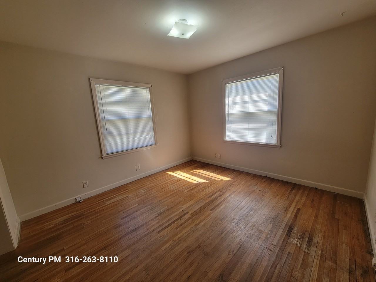 4906 E 9th St N - Photo 7 of 13