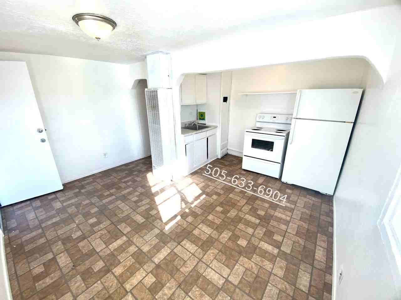 236 1/2 Vermont St Ne - Photo 2 of 12