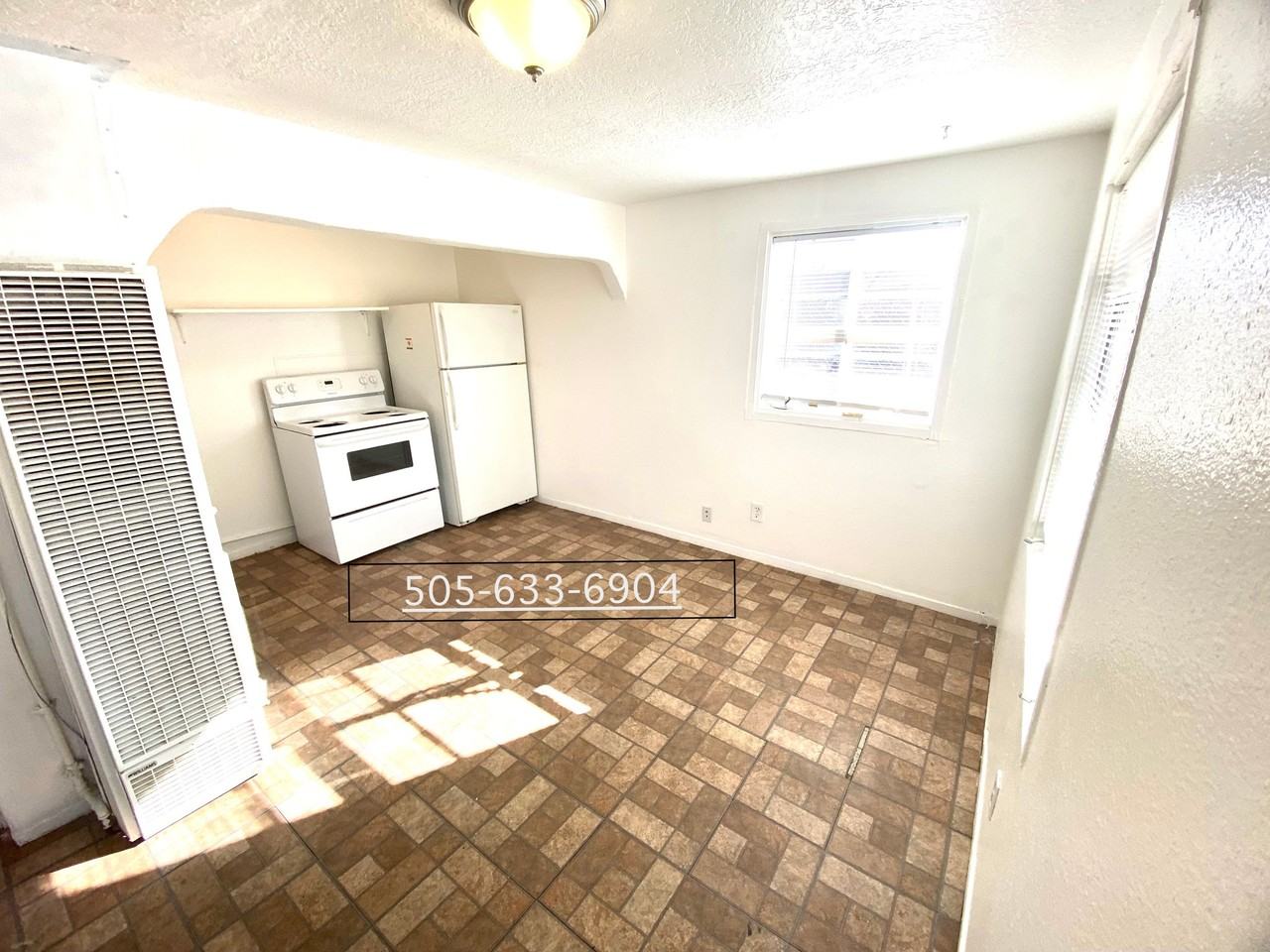 236 1/2 Vermont St Ne - Photo 3 of 12