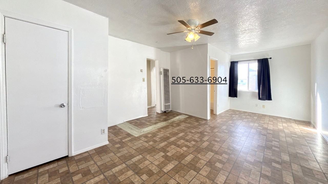 236 1/2 Vermont St Ne - Photo 5 of 12