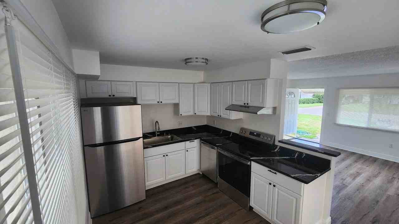 912 Bryan Ct - Photo 5 of 13