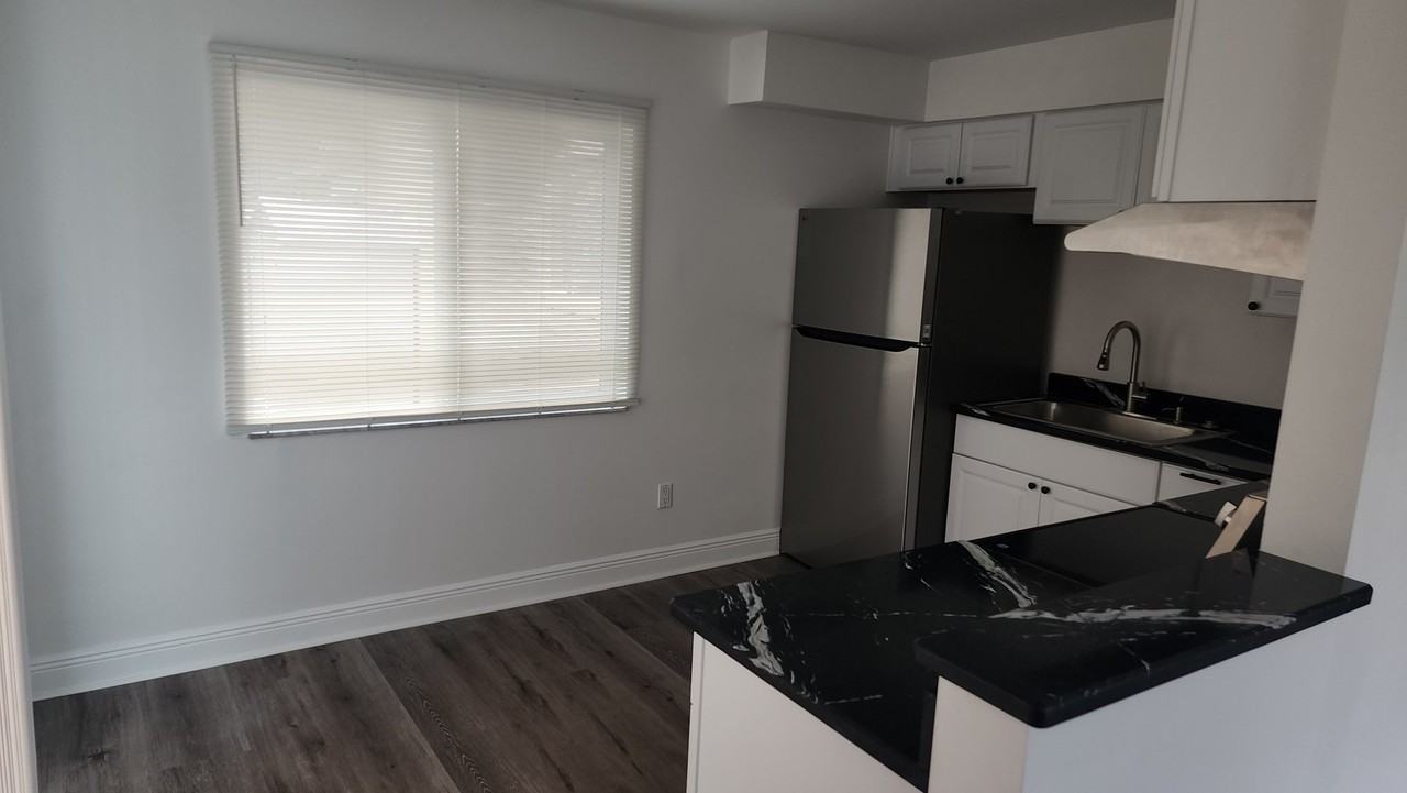 912 Bryan Ct - Photo 6 of 13