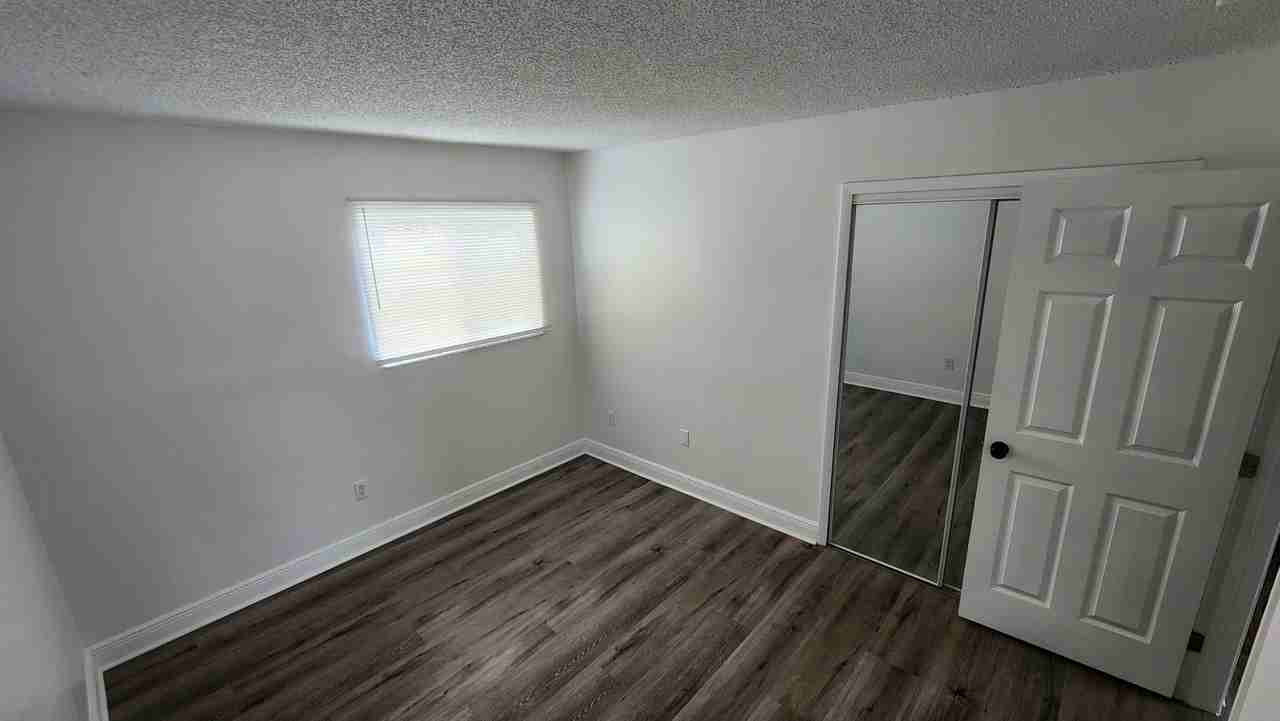 912 Bryan Ct - Photo 7 of 13