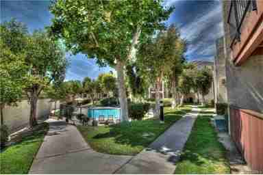 1056 S Idaho St - Photo 4 of 22