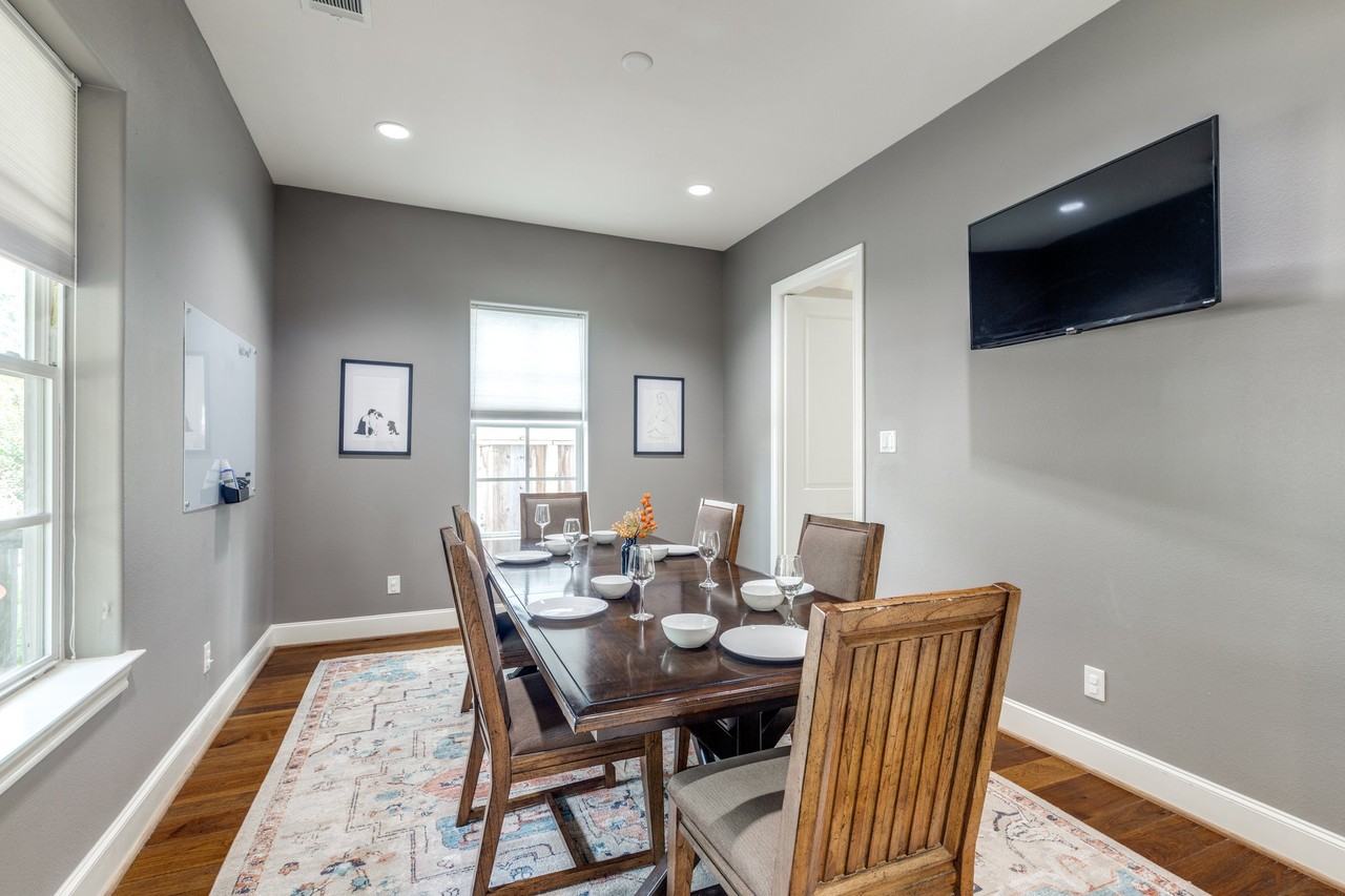 4535 Polk St - Photo 7 of 20