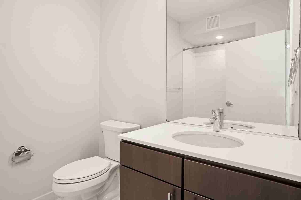 756 W Adams St - Photo 7 of 15