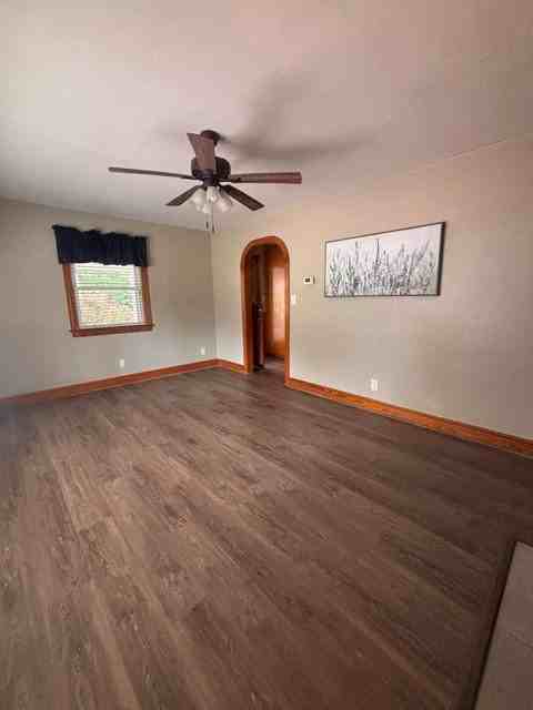 586 Graceland Dr - Photo 3 of 12