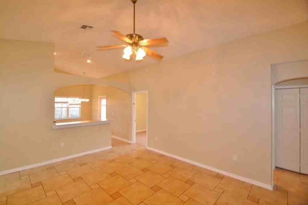 2912 Summer Winds Cir - Photo 5 of 6