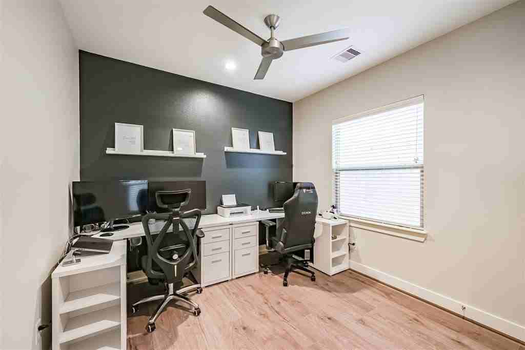 5209 Allen St #F - Photo 7 of 19