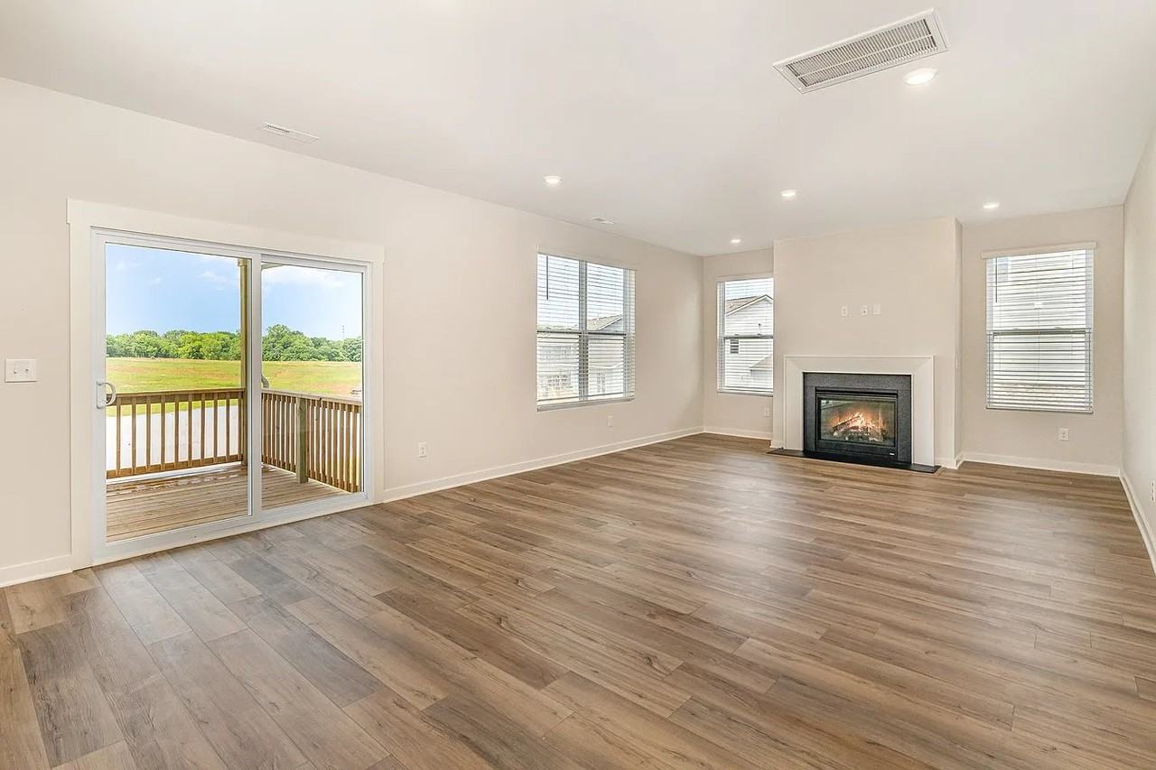 531 Sugarberry Ct - Photo 3 of 18
