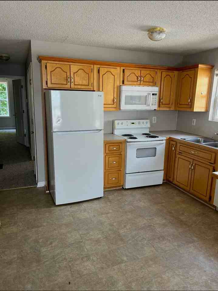 31 Hanna Dr - Photo 2 of 17