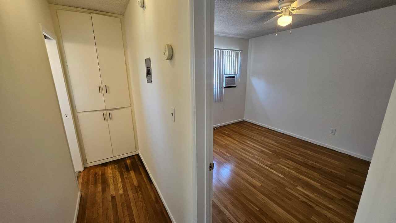 8315 Clinton St #6 - Photo 5 of 8