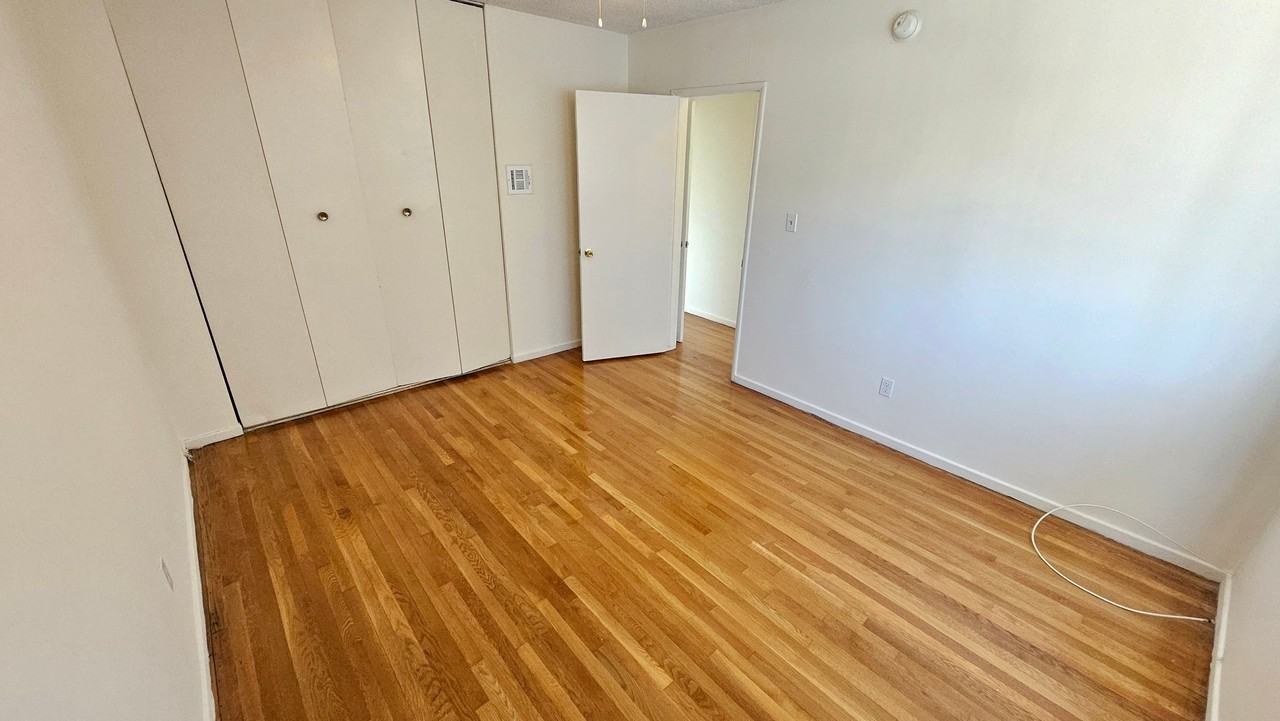 8315 Clinton St #6 - Photo 6 of 8