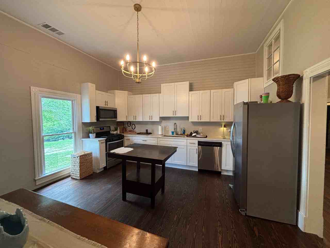 380 Conifer Ln - Photo 3 of 19