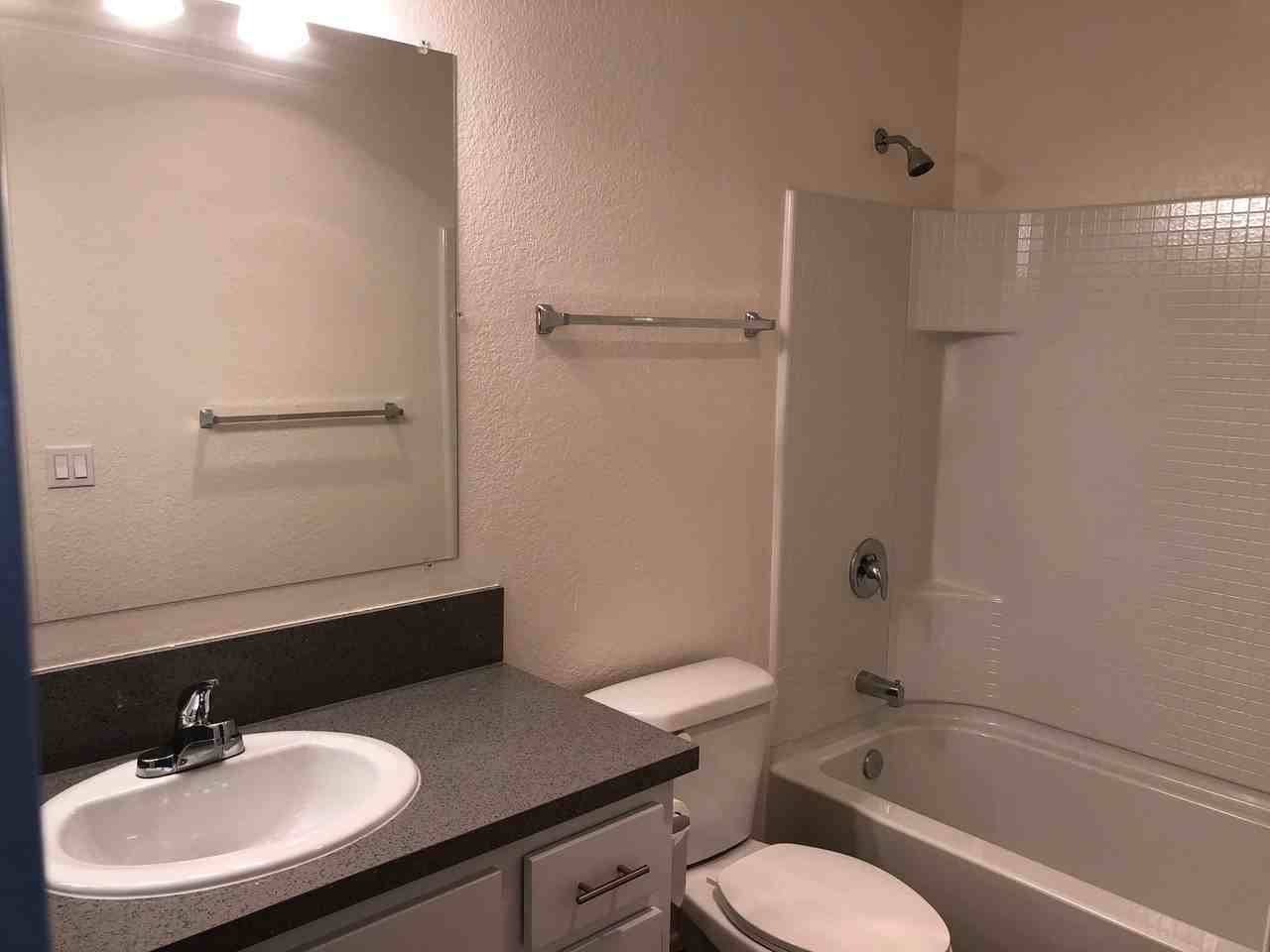374 Moss St #19 - Photo 5 of 8