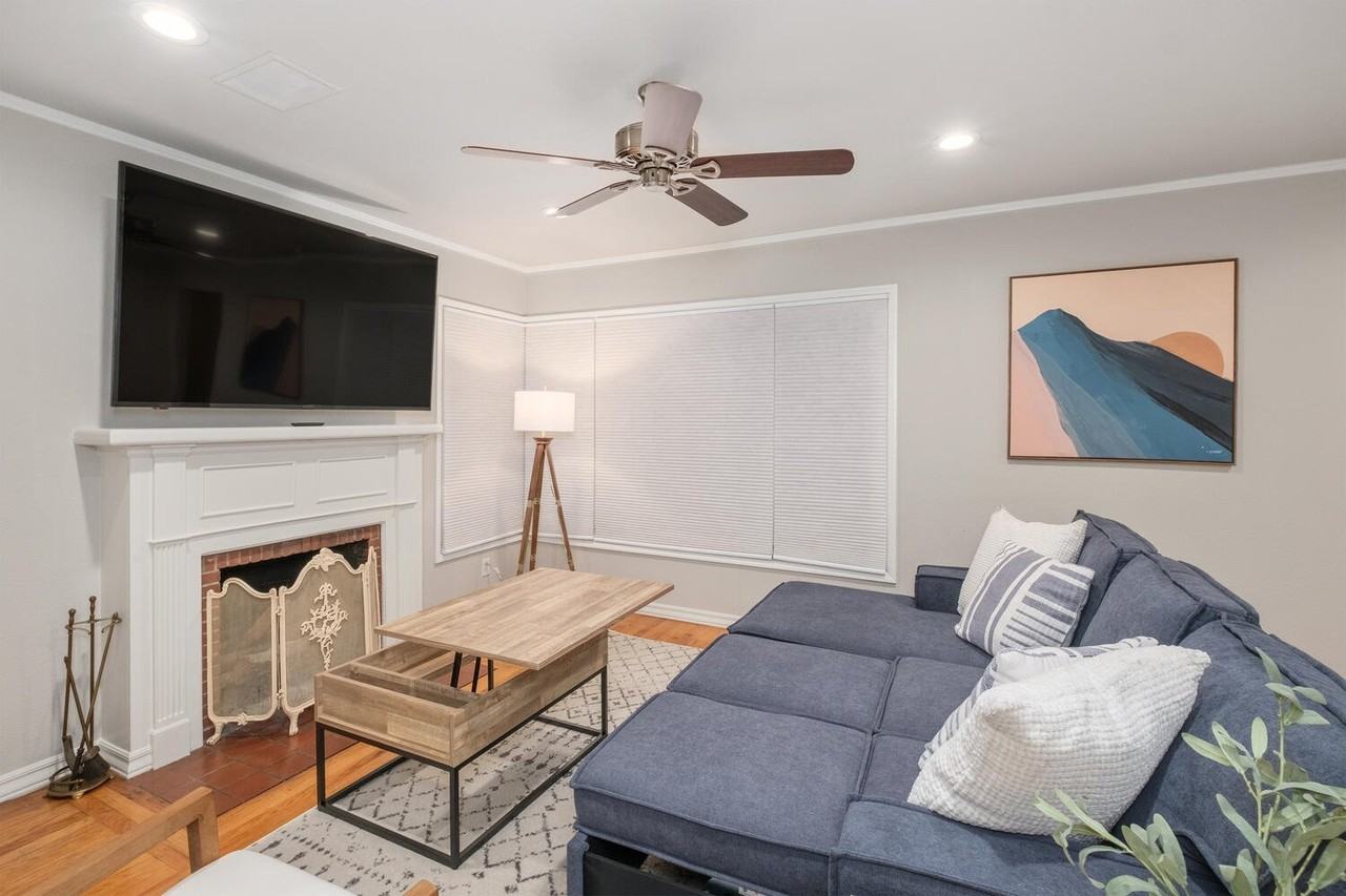 63 E Cortland Ave - Photo 5 of 19