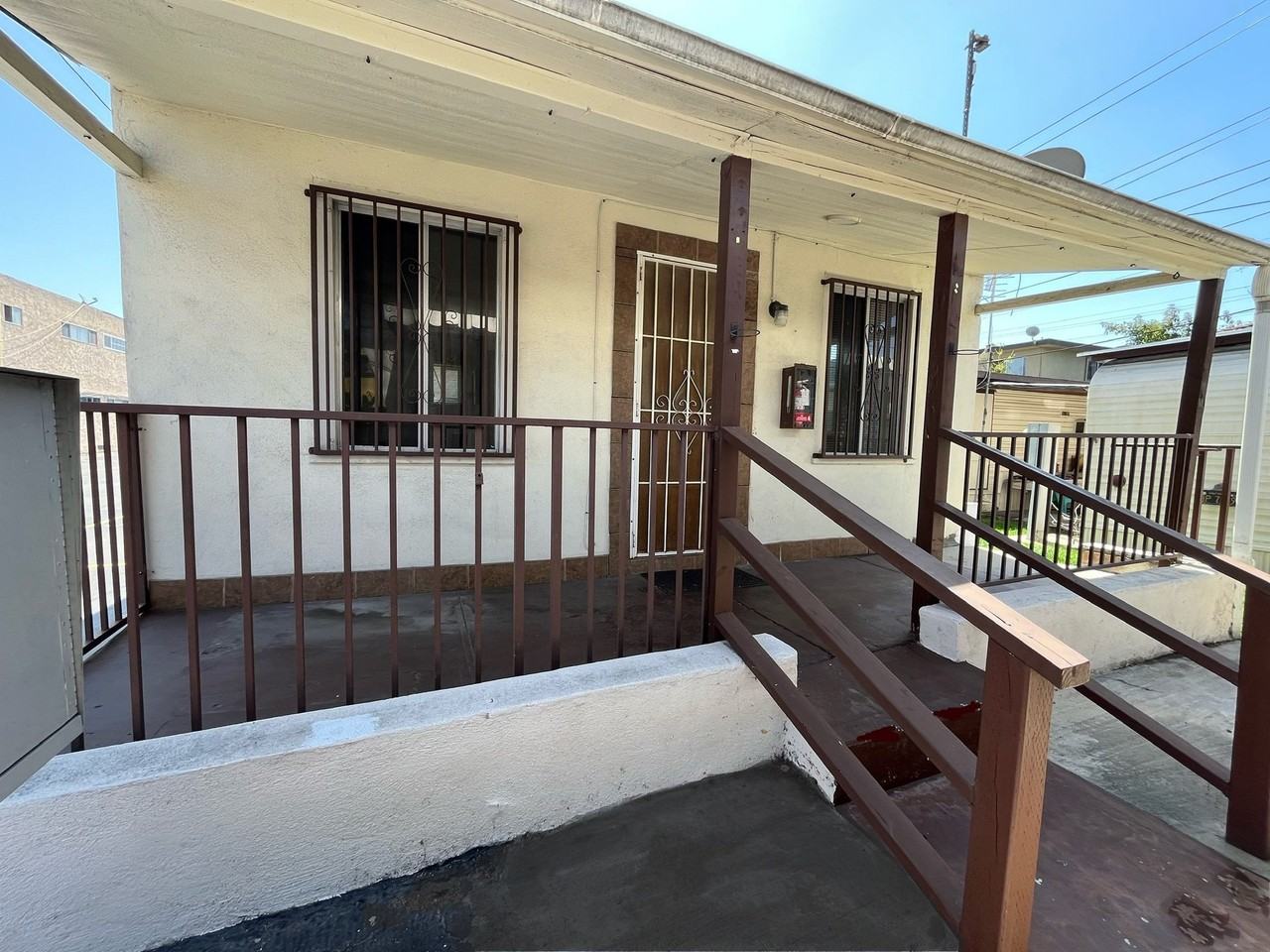 15012 Lemoli Ave - Photo 2 of 8