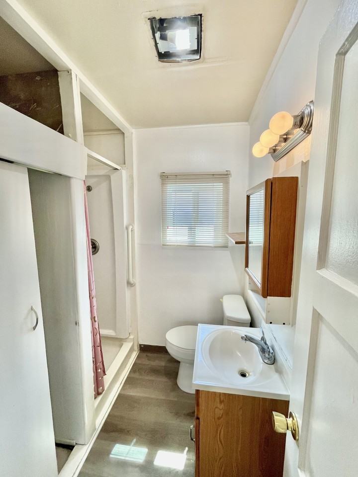 15012 Lemoli Ave - Photo 7 of 8