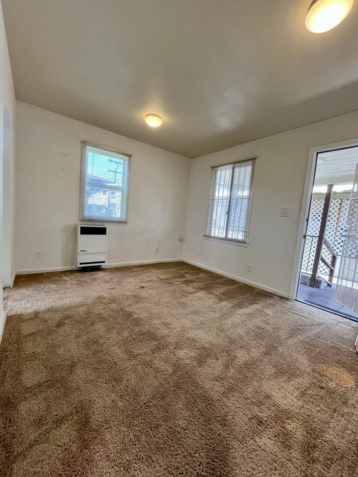 15012 Lemoli Ave - Photo 5 of 8