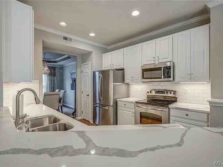 6902 Alder Grove Dr - Photo 5 of 20