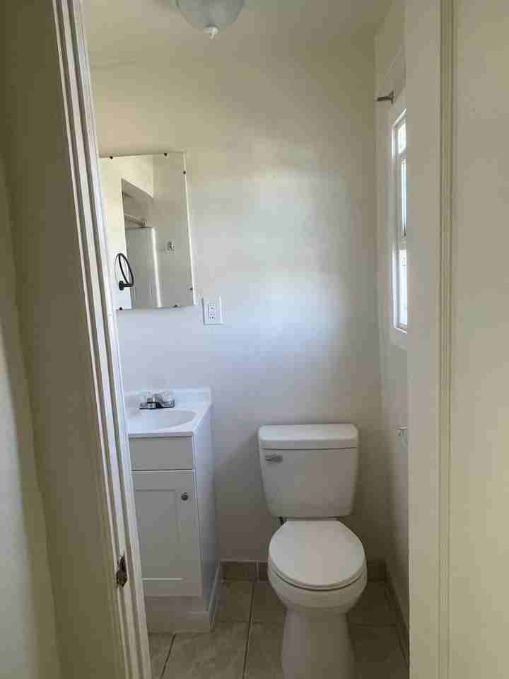 563 S 1st Ave - Photo 6 of 6