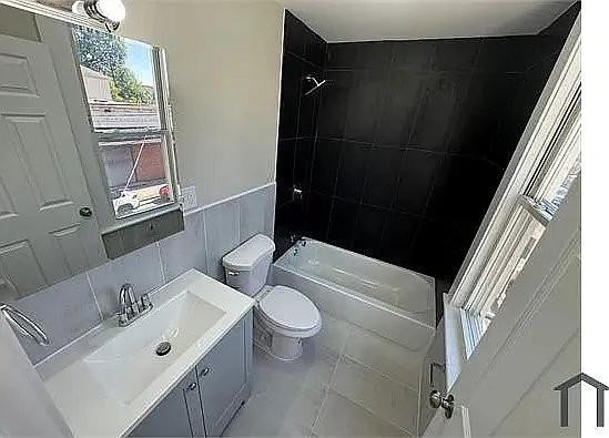 28 Wainwright St #28-3 - Photo 2 of 6