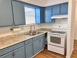 featured image of 707 Luna Rd Sw #B