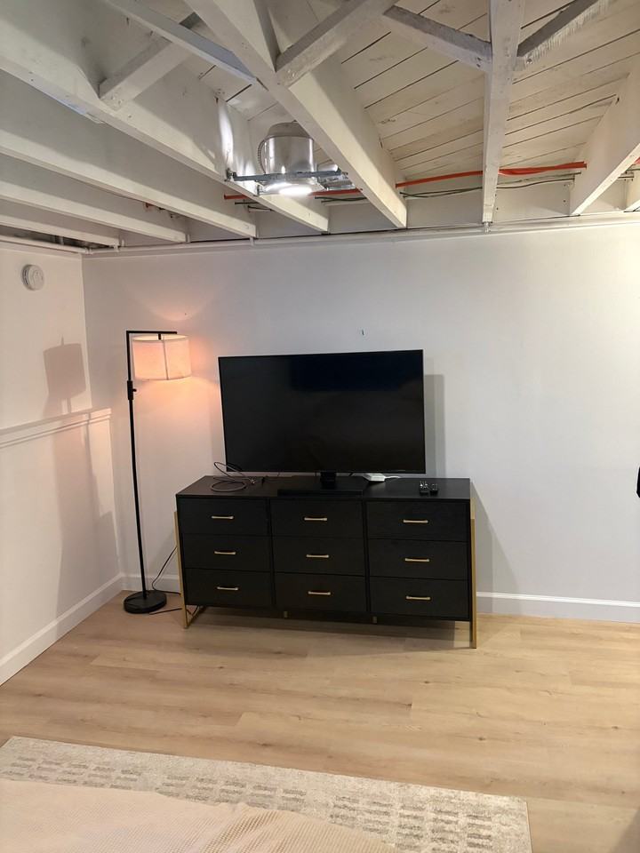 2444 S Oakland St - Photo 2 of 13
