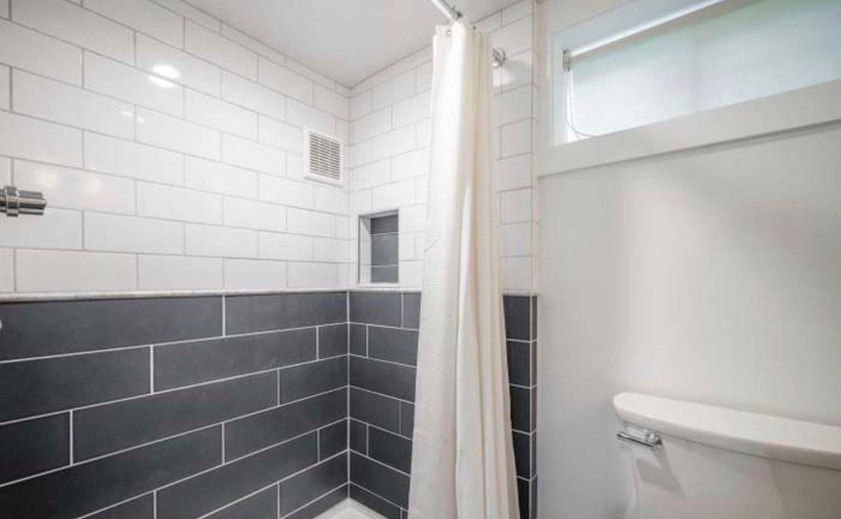 2444 S Oakland St - Photo 5 of 13